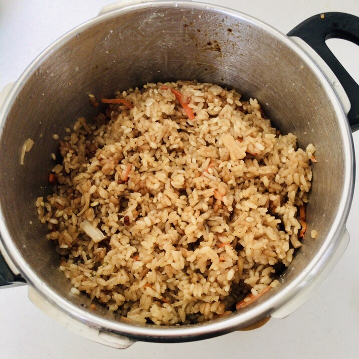 ズボラレシピ 圧力鍋でこってり炊き込みご飯 レシピ 作り方 By Ruichichi 楽天レシピ ズボラレシピ 圧力鍋でこってり炊き込みご飯 レシピ 作り方 By Ruichichi 楽天レシピ